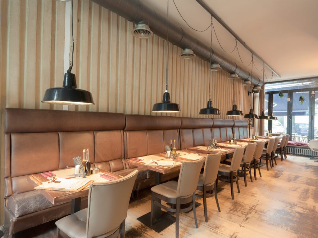 ヴィンテージ調な店内内装